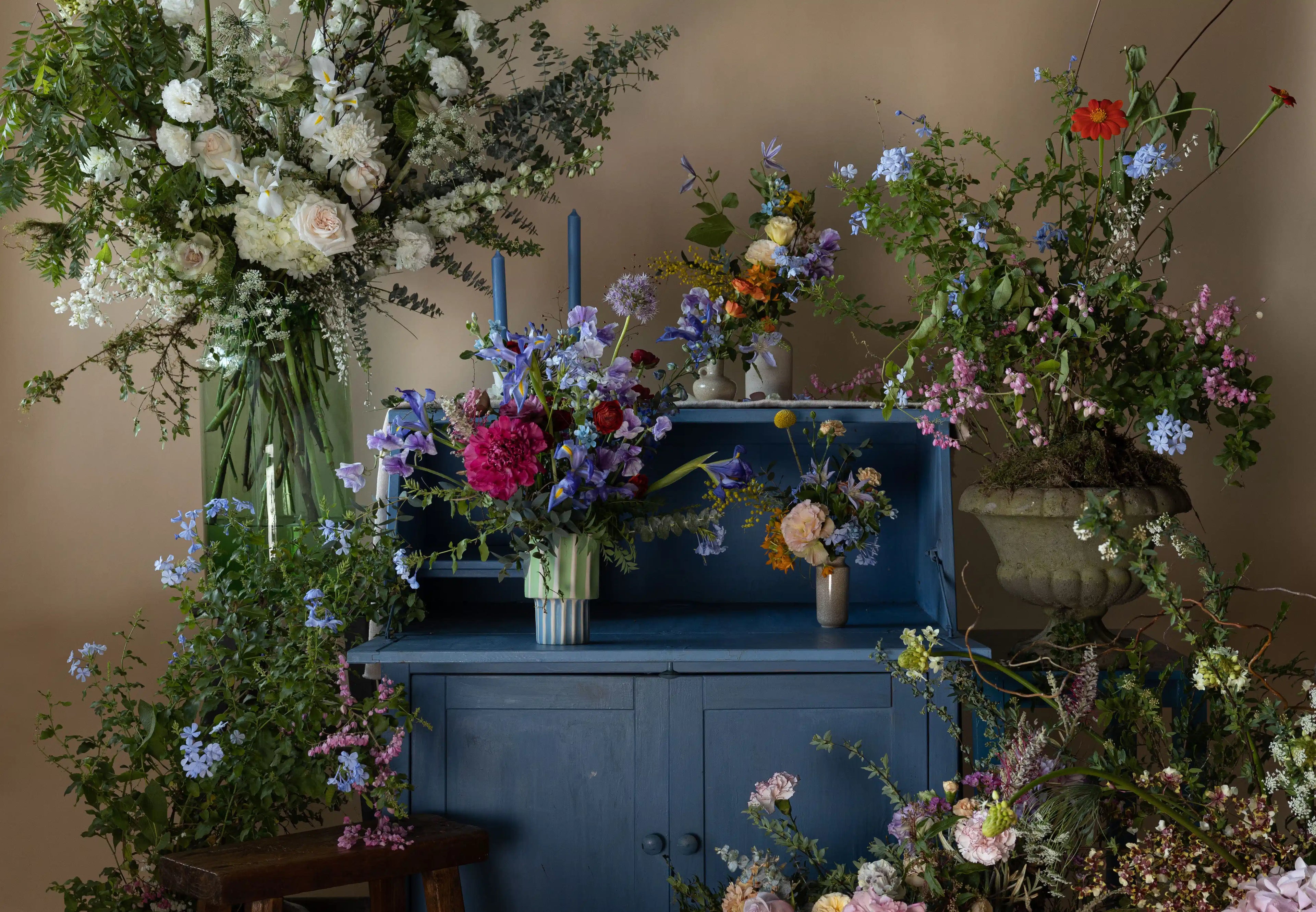 British garden-style floral studio in Singapore by Charlotte Puxley Flowers, specialising in natural, bespoke bouquets and event florals.